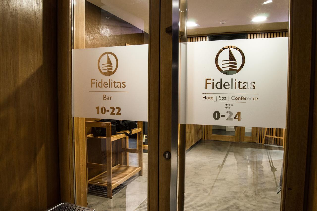 Fidelitas Hotel Sfântu Gheorghe Bagian luar foto